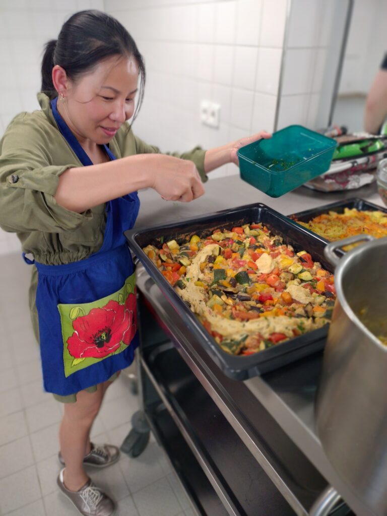 gemeinsam vegan kochen in der Lincolnsiedlung @ Rosa-Parks-Saal (Nachbarschaftscafé in der Lincoln-Siedlung)