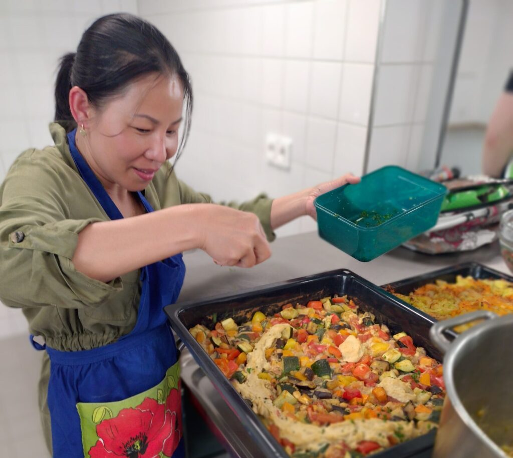 gemeinsam vegan kochen in der Lincolnsiedlung @ Rosa-Parks-Saal (Nachbarschaftscafé in der Lincoln-Siedlung)
